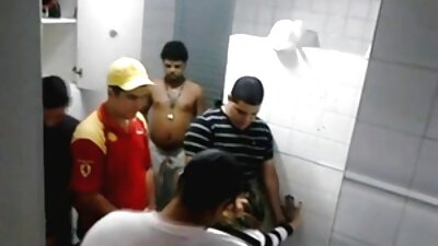 Esta mãe pensa que está sozinha video brasileiro de sexo gratis no estacionamento