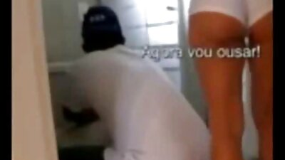 Casal adolescente amador capturado pela primeira vez em uma fita vídeo pornô grátis novinha perdendo a virgindade